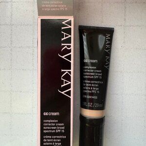 Mary Kay CC Cream Sunscreen Broad Spectrum SPF 15 Light to Medium